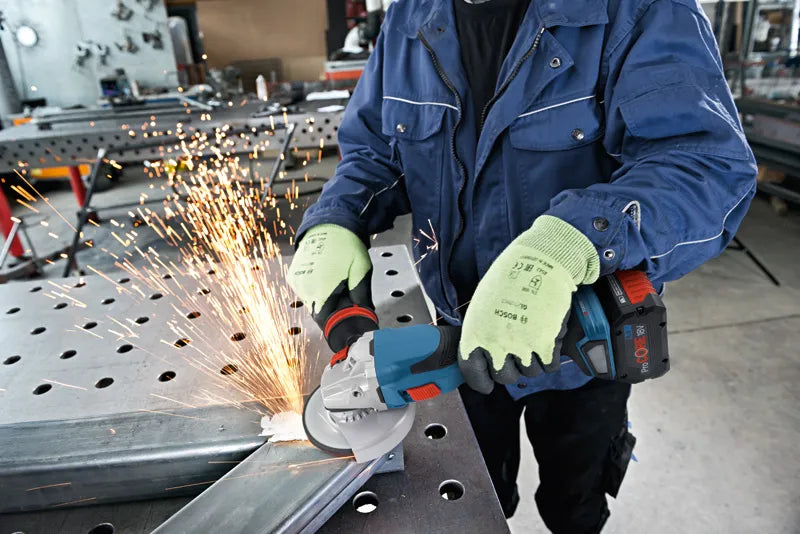 Cordless BITURBO angle grinder - GWS 18V-15 C Professional