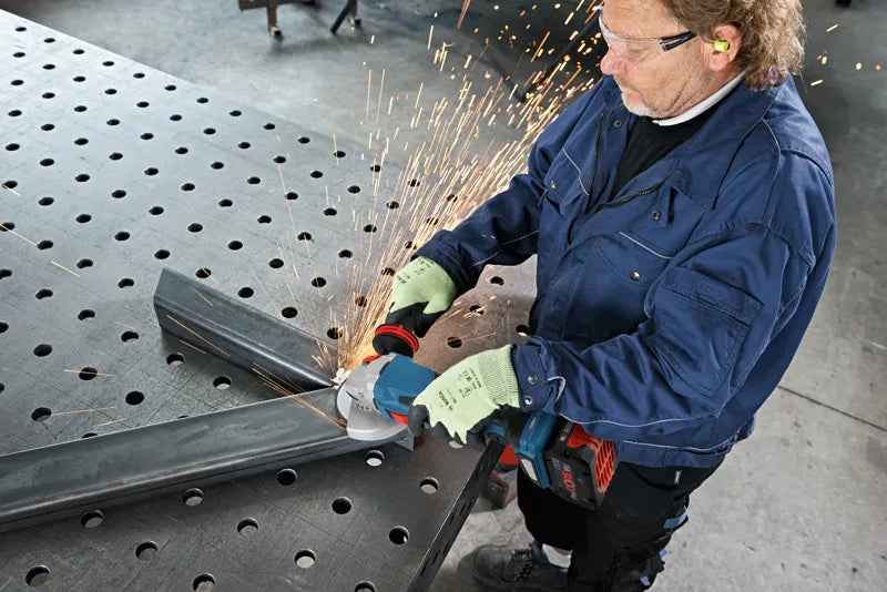 Cordless BITURBO angle grinder - GWS 18V-15 C Professional