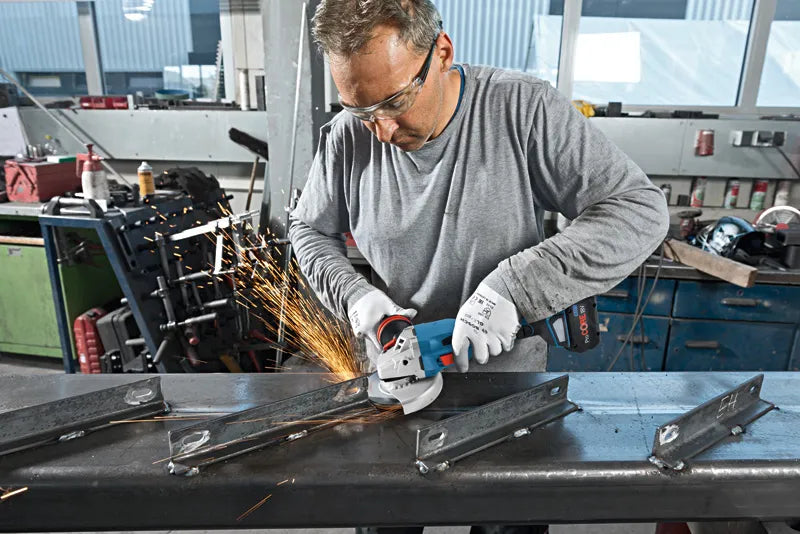 Cordless BITURBO angle grinder - GWS 18V-15 C Professional