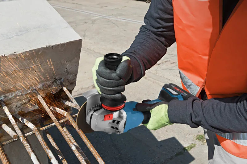 Cordless BITURBO angle grinder - GWS 18V-15 C Professional