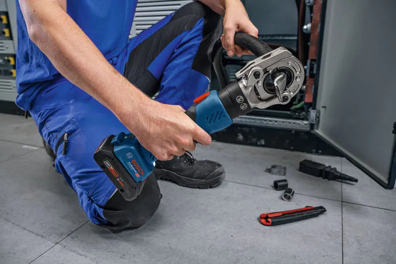 Cordless hydraulic crimping tool