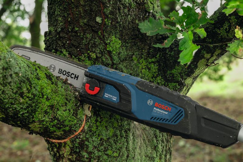 Cordless telescopic pruner - GKE 18V-25 TP Professional