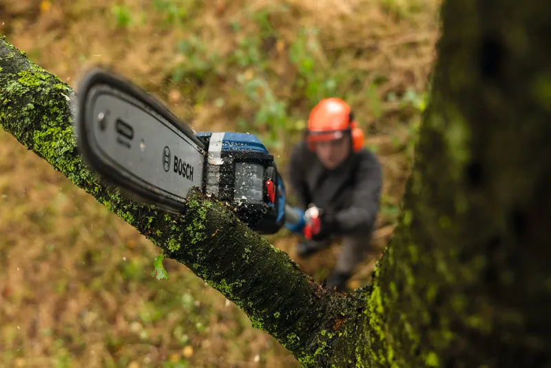 Cordless telescopic pruner - GKE 18V-25 TP Professional