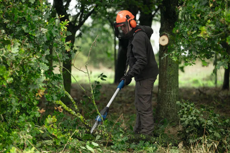 Cordless telescopic pruner - GKE 18V-25 TP Professional